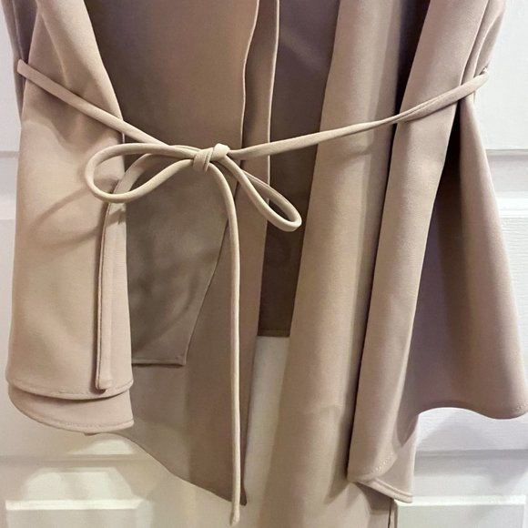 Zara Asymmetrical Flowy Vest Top - Picture 4 of 5